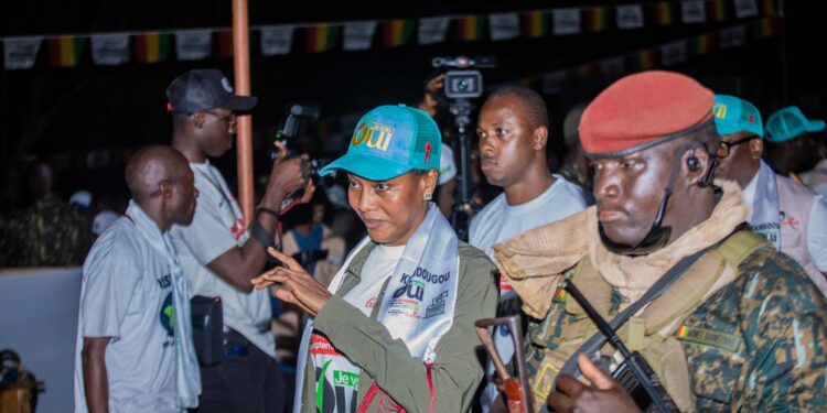 Kissidougou se mobilise pour le « OUI » : Fatoumata Foula Diallo, une cheffe d’orchestre influente au cœur du jeu politique