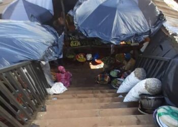 Passerelle du marché M’Mayalon: symbole d’insalubrité et d’occupation anarchique