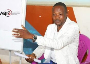 Rentrée scolaire en Guinée : Mbany Sidibé dénonce la flambée des prix des fournitures et le détournement de manuels scolaires 