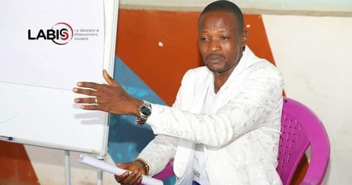 Rentrée scolaire en Guinée : Mbany Sidibé dénonce la flambée des prix des fournitures et le détournement de manuels scolaires 