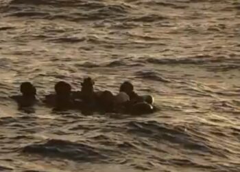 Espagne: 19 personnes arrêtées pour des meurtres à bord d’un navire de migrants, ( Le Figaro)