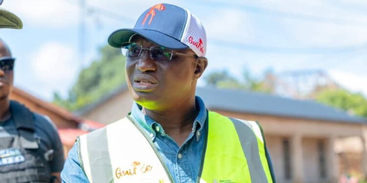 Bitumage de 12 km de route à Kérouané: « le travail n&rsquo;est pas exécuté à ma satisfaction », Ministre Laye Sékou Camara