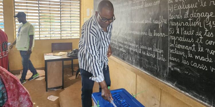 Scrutin référendaire : le Manager Général de Mosaiqueguinee et du Groupe Allure Médias, a déjà voté 