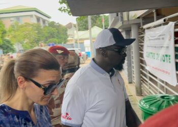 Référendum : le Président Mamadi Doumbouya accomplit son devoir civique à Boulbinet