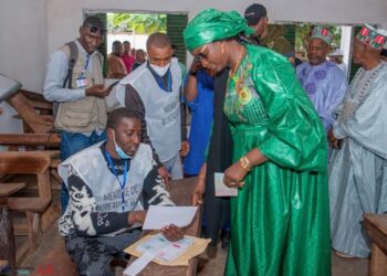 Labé : générale Aminata Diallo salue la forte mobilisation des citoyens pour le référendum