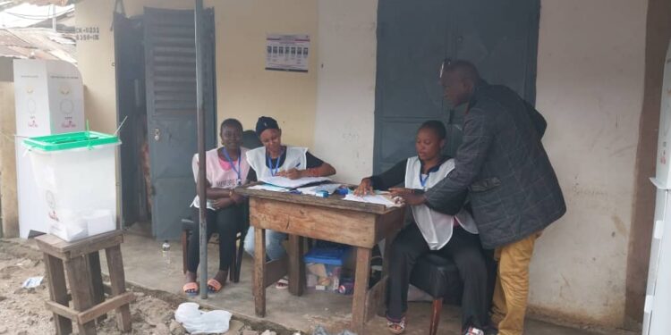 Référendum du 21 septembre : un scrutin apaisé à plusieurs bureaux de vote de vote à Dixinn