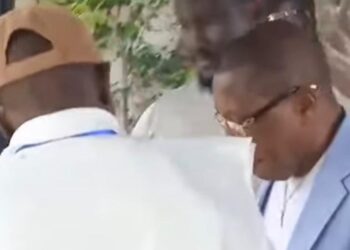 Référendum constitutionnel : l’ancien président Moussa Dadis Camara a accompli son devoir civique au Maroc
