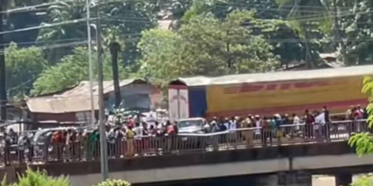 Manéah : accident au pont Kitima, une femme grièvement blessée