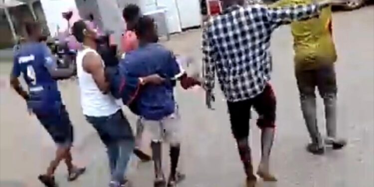 Grave accident à Hamdallaye : deux personnes gravement blessées