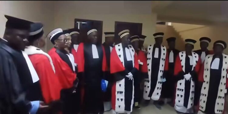 Référendum: la Cour suprême valide les résultats et rejette les recours