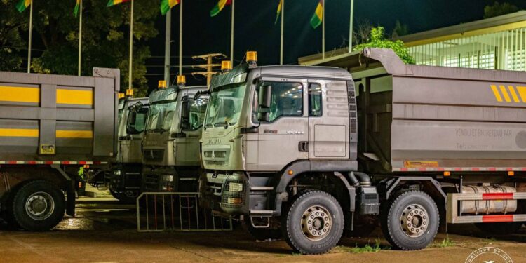 Lutte contre l’insalubrité à Conakry: le gouvernorat reçoit de nouveaux équipements d’assainissement