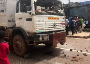 Koloma : un enfant tué par un camion, le quartier sous le choc