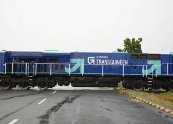 Réception des premières locomotives de la CTG : «la Guinée produira 500 000 tonnes d’acier par an », annonce le ministre des Mines