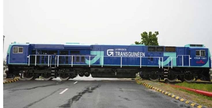 Réception des premières locomotives de la CTG : «la Guinée produira 500 000 tonnes d’acier par an », annonce le ministre des Mines