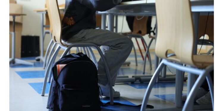 « En France, il y a des adultes qui ont passé des années à l’école et qui n’ont même pas les compétences d’un enfant de 10 ans » : un rapport étrille l’enseignement en France