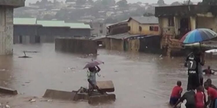 Fortes pluies à Kindia : le quartier Abattoir 1 submergé, plusieurs dégâts matériels enregistrés