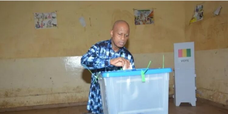 Référendum 2025: le Président de la HAC vote et salue le professionnalisme de la Synergie des Radios privées