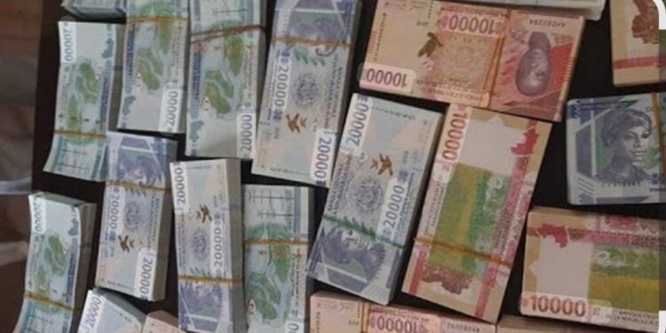 Conakry: la crise de liquidités s’enlise les retraits d’argent toujours aussi difficiles