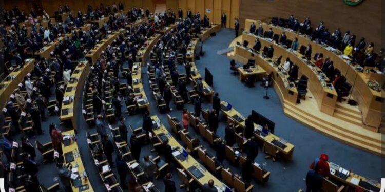 Référendum constitutionnel en Guinée : la CEDEAO et l’Union africaine saluent le bon déroulement du scrutin (communiqué) 