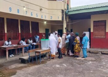 Dixinn : mobilisation citoyenne dès l’aube pour le référendum