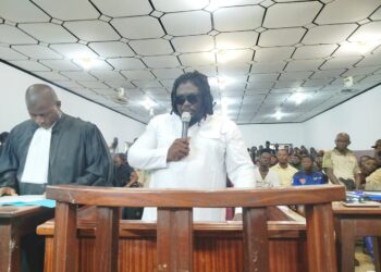 Procès de Singleton à Coyah : l’artiste plaide coupable et demande pardon