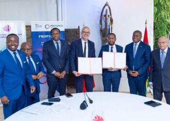 La CGE-GUI présente à la signature d’une convention de prêt entre PROPARCO et la Banque pour le Commerce et l’Industrie de Guinée