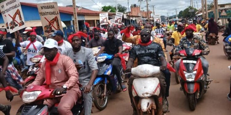 Siguiri : manifestation de colère des jeunes contre l’orpaillage illégal