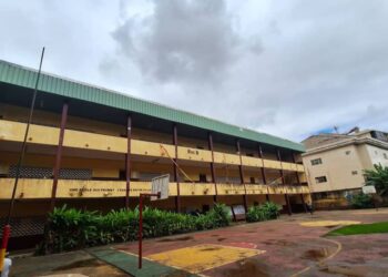 Ouverture des classes : l’école primaire de Kipé II confrontée au manque criant de tables-bancs (constat ) 