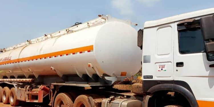 Conakry : nouvelle grève des conducteurs de camions-citernes