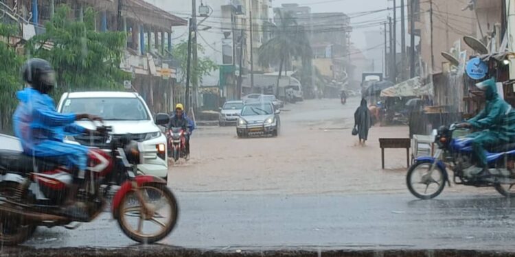 Pluies orageuses attendues en Basse Guinée ce 14 octobre : vigilance recommandée dans les zones côtières