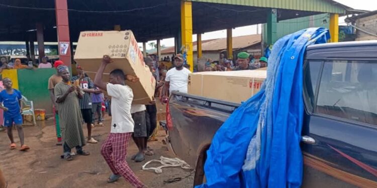 Incendie au port de pêche de Kamsar : le gouvernement au chevet des sinistrés