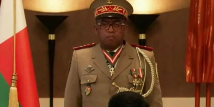 Crise sociale à Madagascar : un militaire nommé Premier ministre pour « rétablir l’ordre et la confiance »