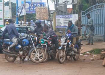 Pénurie d’essence: les tarifs des transports s’envolent à Conakry