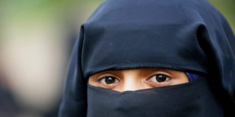 Carte d’identité et passeport en Guinée : le voile désormais autorisé pour les femmes