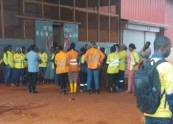 Missira (Boké) : Tension autour du site de The Mining House, la communauté bloque les activités pour non-respect de la convention collective