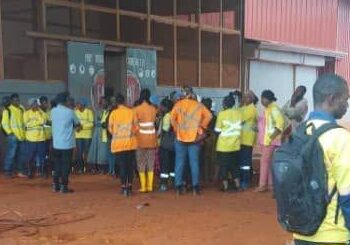 Boké : les travailleurs de la société « The Mining House » en grève pour réclamer l’application de la convention collective des Mines et Carrières