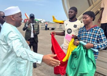 Aéroport de Conakry: 147 Guinéens rapatriés du Niger, accueillis ce 9 octobre