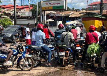 Pénurie de carburant : « un simple retard dans la distribution » selon un agent de station