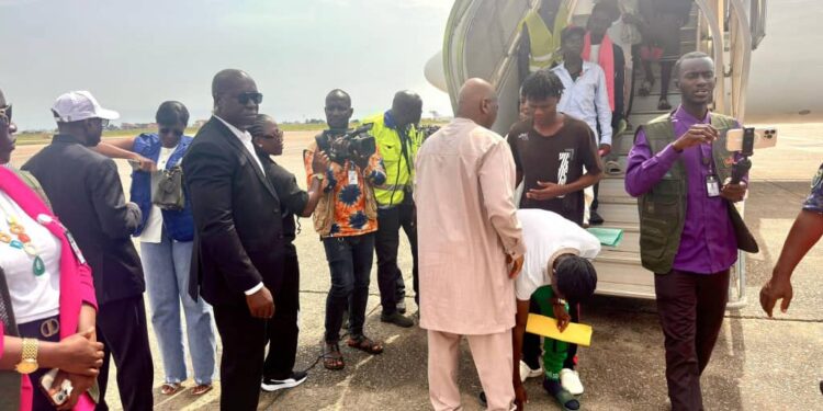 148 migrants guinéens rapatriés du Niger sont arrivés à Conakry 