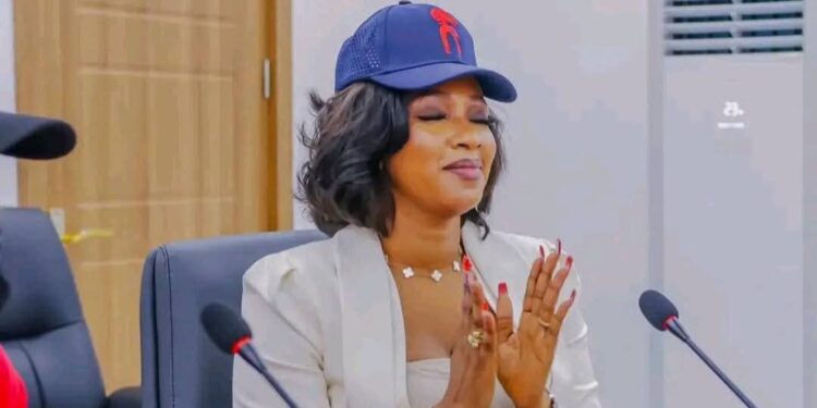 « On a des albums à sortir, de grands concerts à faire », Djeliykaba Bintou aux autorités après son sacre au PRIMUD