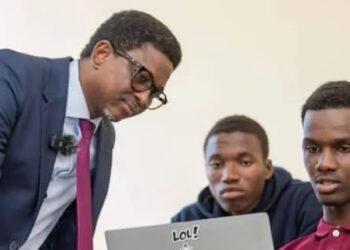 Rentrée universitaire 2025: dates clés, congés et frais d’inscription fixés