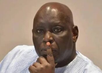 France: le journaliste Madiambal Diagne arrêté suite à un mandat d’arrêt international (selon Libération)