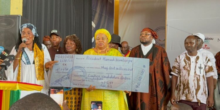 N’Zérékoré : les femmes payent la caution du Président de la République (publireportage)