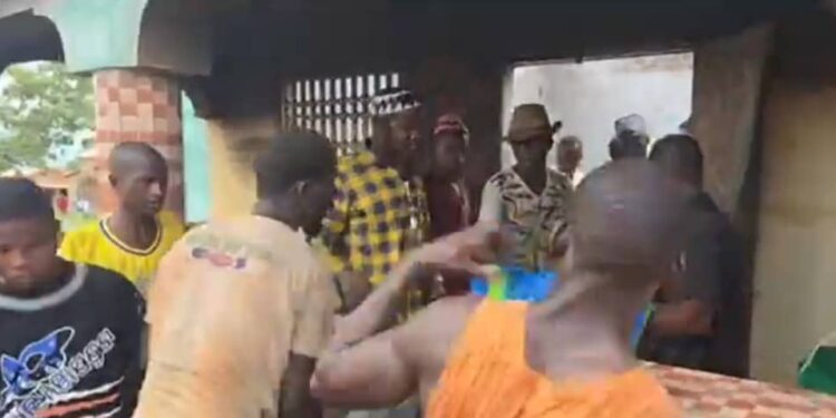 Dabola: un incendie ravage une concession à Fouden