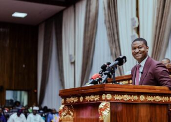 Électricité : « Le pays ne produit que 1.300 MW pour un besoin estimé à plus de 2 000 MW » (Ministre Namory Camara)