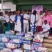 Humanitaire : 1XBET offre des paniers composés de kits sanitaires et alimentaires aux mamans dans plusieurs maternités de Conakry à l’occasion de la semaine de l’indépendance.