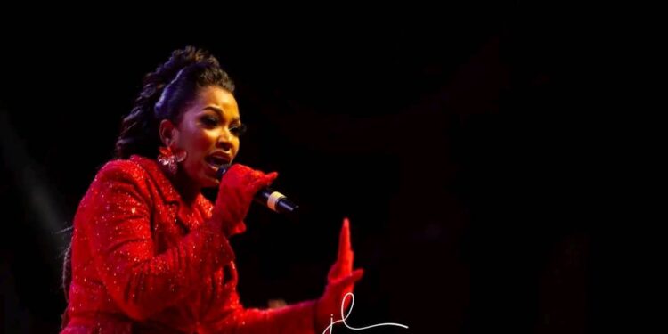 Musique : Djely Kaba Bintou en route pour les Grammy Awards !