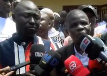 Conakry : des enseignants contractuels communaux non retenus à la fonction publique se font entendre