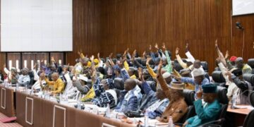 PLFR 2025 : les dépenses de l’État révisées à 54 253,26 Mds FG, en hausse de 10 784,18 Mds FG