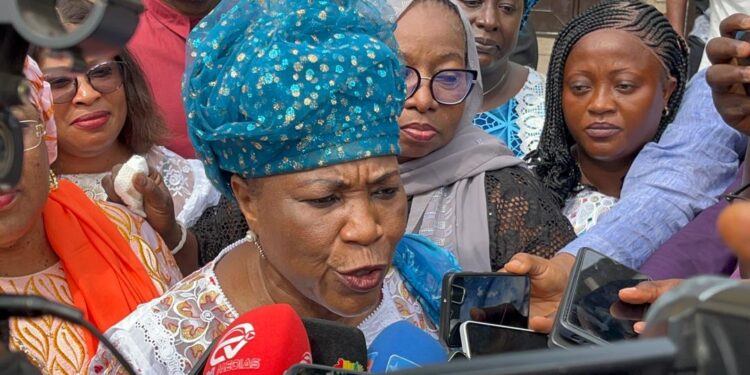 Présidentielle 2025 : Makalé Camara dépose sa candidature et plaide pour une gouvernance féminine